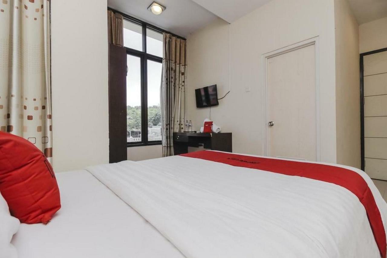 Reddoorz Plus @ Paal 2 Manado Eksteriør bilde